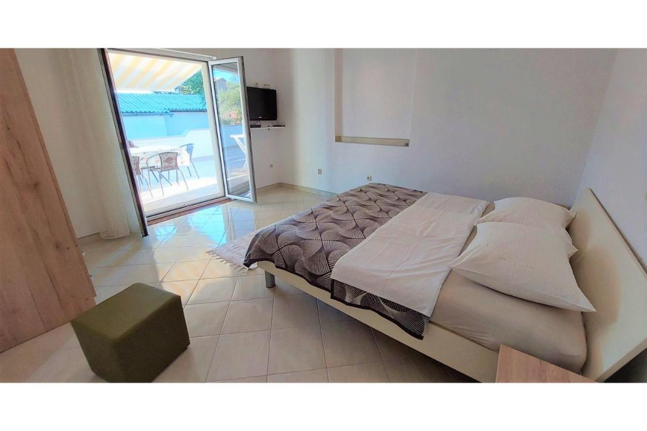 Apartments & Room Masa Starigrad Paklenica Esterno foto
