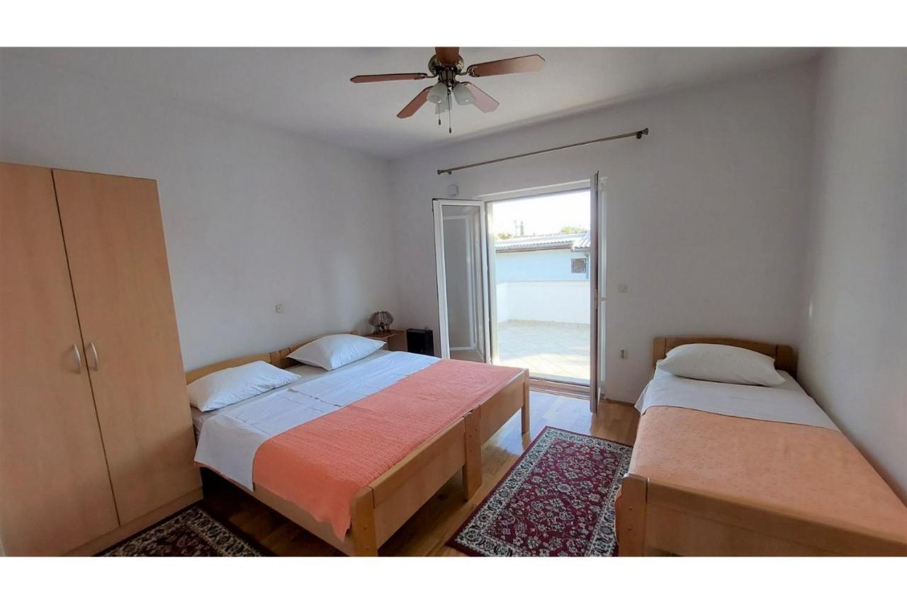 Apartments & Room Masa Starigrad Paklenica Esterno foto